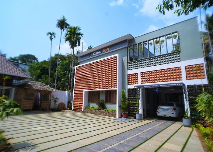 Clive Ten Resorts Athirappilly,10 Minutes Drive From Athirappilly Waterfall